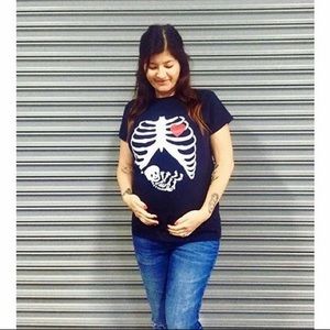 Pregnant skeleton shirt ❤️